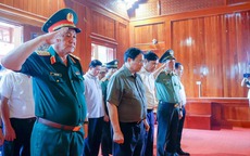 Thủ tướng dâng hương tưởng niệm Đại tướng Võ Nguyên Giáp tại Mường Phăng