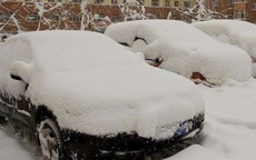 Trung Quốc: Đầu hè mà tuyết rơi dày, nhiều nơi mưa lạnh, lốc xoáy