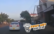 CLIP: Thực hư thanh sắt từ "trên trời rơi xuống" trúng người đi đường