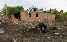 "Ăn miếng trả miếng", Ukraine nói Nga mất dần lực lượng ở Kharkov