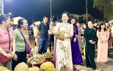 Dòng người nườm nượp đổ về Lái Thiêu “săn” đặc sản 