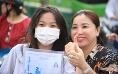 Công bố phổ điểm thi tốt nghiệp THPT: Ngữ văn, địa lý tăng điểm giỏi