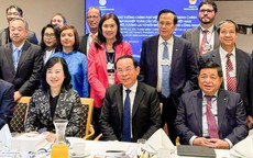 Bí thư Thành ủy TP HCM Nguyễn Văn Nên phát biểu tại tọa đàm về dược phẩm bên lề WEF Davos 2025