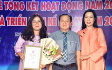 NSND Trần Ngọc Giàu, Trịnh Kim Chi trao giải thưởng Hội Sân khấu TP HCM năm 2024