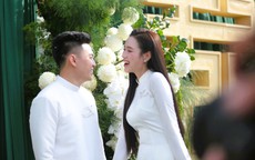 Hoa hậu Đỗ Thị Hà rạng rỡ bên "thiếu gia" Tập đoàn Sơn Hải tại lễ nạp tài ở Thanh Hóa