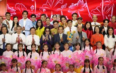 Đan Trường, Lâm Vỹ Dạ và nhiều nghệ sĩ xúc động tham dự sự kiện lớn về văn học - nghệ thuật TP HCM
