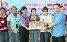 GƯƠNG SÁNG CÔNG ĐOÀN: Đặt lợi ích người lao động lên trên hết