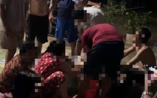 Bé trai 4 tuổi tử vong thương tâm khi trượt chân xuống sông sau nhà