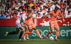 Barcelona thua tan tác ở Sevilla, La Liga đổi ngôi đầu ngoạn mục