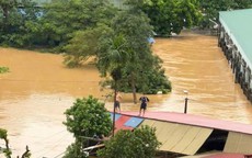 Nữ hiệu trưởng bị nước lũ cuốn tử vong