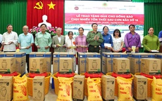 Duy Tân hỗ trợ người dân Huế khắc phục hậu quả do bão lũ