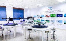 Món quà 20-11 đặc biệt của CT GROUP: LAB UAV gửi Robot Nông nghiệp tặng ĐH Cần Thơ