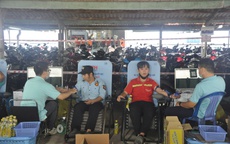 Người lao động Công ty TNHH Rochdale Spears hiến máu tình nguyện