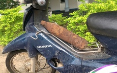 Phát hiện vật nghi là đạn pháo chưa nổ, liền chở đến... trụ sở công an