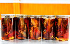 Đặc sản cua gạch Cà Mau ngâm nước mắm giá gần 1 triệu đồng/kg