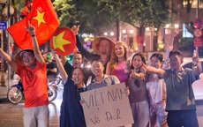 Khoảnh khắc khó quên người dân TPHCM mừng U22 Việt Nam vô địch SEA Games 33