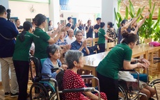 "Chậm một nhịp" đón giáng sinh ấm áp tại Viện dưỡng lão Tâm An