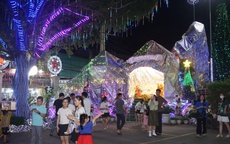 Xóm đạo Tân Phú rực rỡ đón Giáng sinh