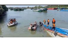 Chìm tàu chở đá trên sông Đồng Nai, 1 người tử vong