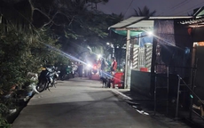 Người đàn ông tử vong trước sân nhà, trên lưng còn mang bình xịt thuốc sâu