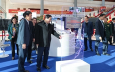 Tôn vinh điển hình thi đua yêu nước