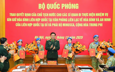 Trao quyết định cử sĩ quan đi làm nhiệm vụ gìn giữ hòa bình Liên hợp quốc