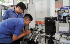 Trường cao đẳng công lập nào ở TPHCM được giữ nguyên sau sắp xếp ?