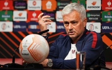 Fenerbahce bị cầm chân, HLV Jose Mourinho có nguy cơ hầu tòa