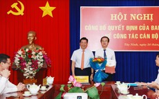 Trao quyết định của Ban Bí thư Trung ương Đảng về công tác cán bộ tại Tây Ninh