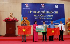 Trao tặng 2.000 lá cờ Tổ quốc tại tỉnh Bình Phước