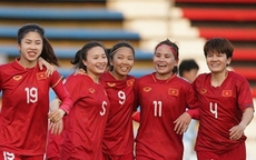 Tuyển nữ Việt Nam đấu đại diện nước Đức trên sân Hàng Đẫy