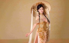 Hoa hậu Lý Kim Thảo hoá "mẹ cò", diện áo dài làm từ 200m vải