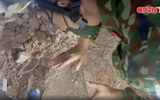 VIDEO: Công binh Việt Nam kể giây phút chạm tay nạn nhân động đất Myanmar qua lỗ đục bê tông