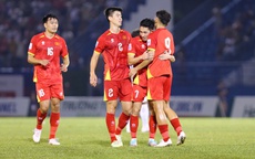 Tuyển Việt Nam còn cách tốp 100 FIFA 9 bậc