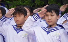 Hình ảnh dễ thương của các chiến sĩ nhí tham gia khóa huấn luyện Học kỳ trong Quân đội