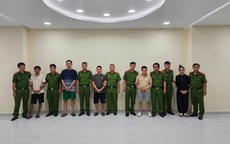 Công an TP HCM đồng loạt khám xét 2 địa điểm, bắt 5 người