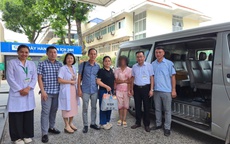 Hơn 3 giờ giải cứu thiếu nữ 15 tuổi trên tầng thượng bệnh viện
