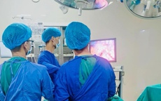 Tổn thương vùng kín vì tai nạn ngã cây, ngã ghế