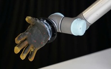 Robot biết đau nhờ da nhân tạo mới