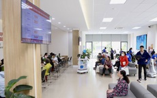 TP HCM: Cận cảnh nơi làm thủ tục hành chính đầu tiên có robot tiếp dân sau một tháng vận hành