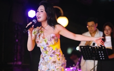 Uyên Linh hát "Lần đầu làm mẹ"
