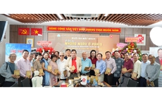 Khi trái tim bác sĩ chạm đến từng con chữ