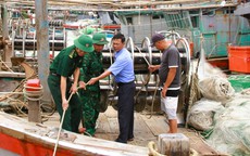 Bão số 5 đang lao nhanh vào bờ, Thanh Hóa ban lệnh cấm biển