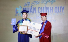 Thủ khoa "ẵm" học bổng hơn 250 triệu đồng kèm lời mời đặc biệt tại lễ tốt nghiệp