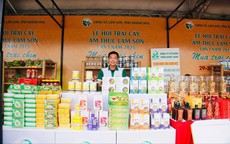 Hàng ngàn người đổ về Lâm Sơn trong ngày khai hội Lễ hội trái cây, ẩm thực 2025