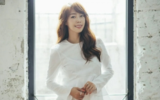 Nữ ca sĩ Lee Min qua đời đột ngột ở tuổi 46