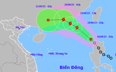 Áp thấp nhiệt đới giật cấp 9 vào Biển Đông
