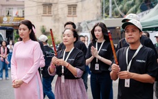 Hoa hậu Đoàn Thiên Ân, Thanh Sơn… lãng mạn cùng "Thơ tình gửi ma-sơ"