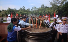 Đoàn công tác TP HCM thăm, động viên cán bộ, chiến sĩ và nhân dân Côn Đảo
