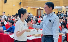 Hai thủ khoa Đại học Y Hà Nội bật mí ngành học bác sĩ nội trú